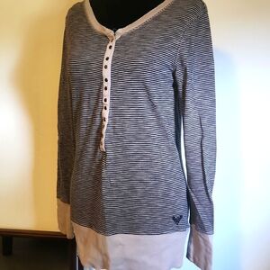 🍒 Roxy y2k henley shirt 👚